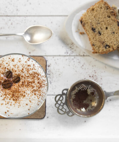 Walnut latte macchiato