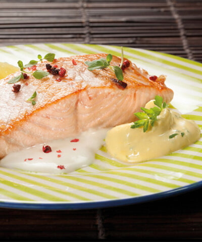 Filetti di salmone con maionese alla maggiorana