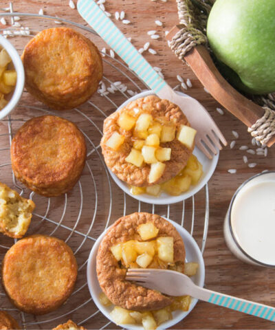 Pasteles de arroz con manzana caramelizada