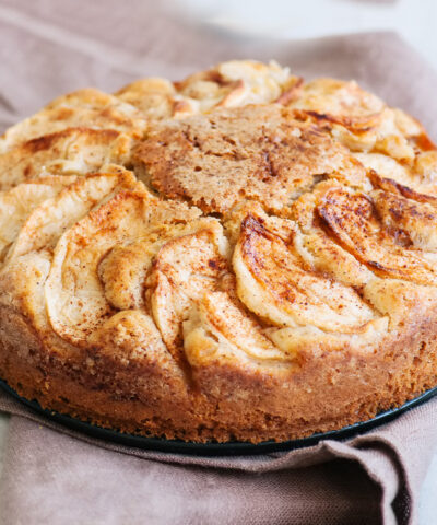 Wholemeal apple pie